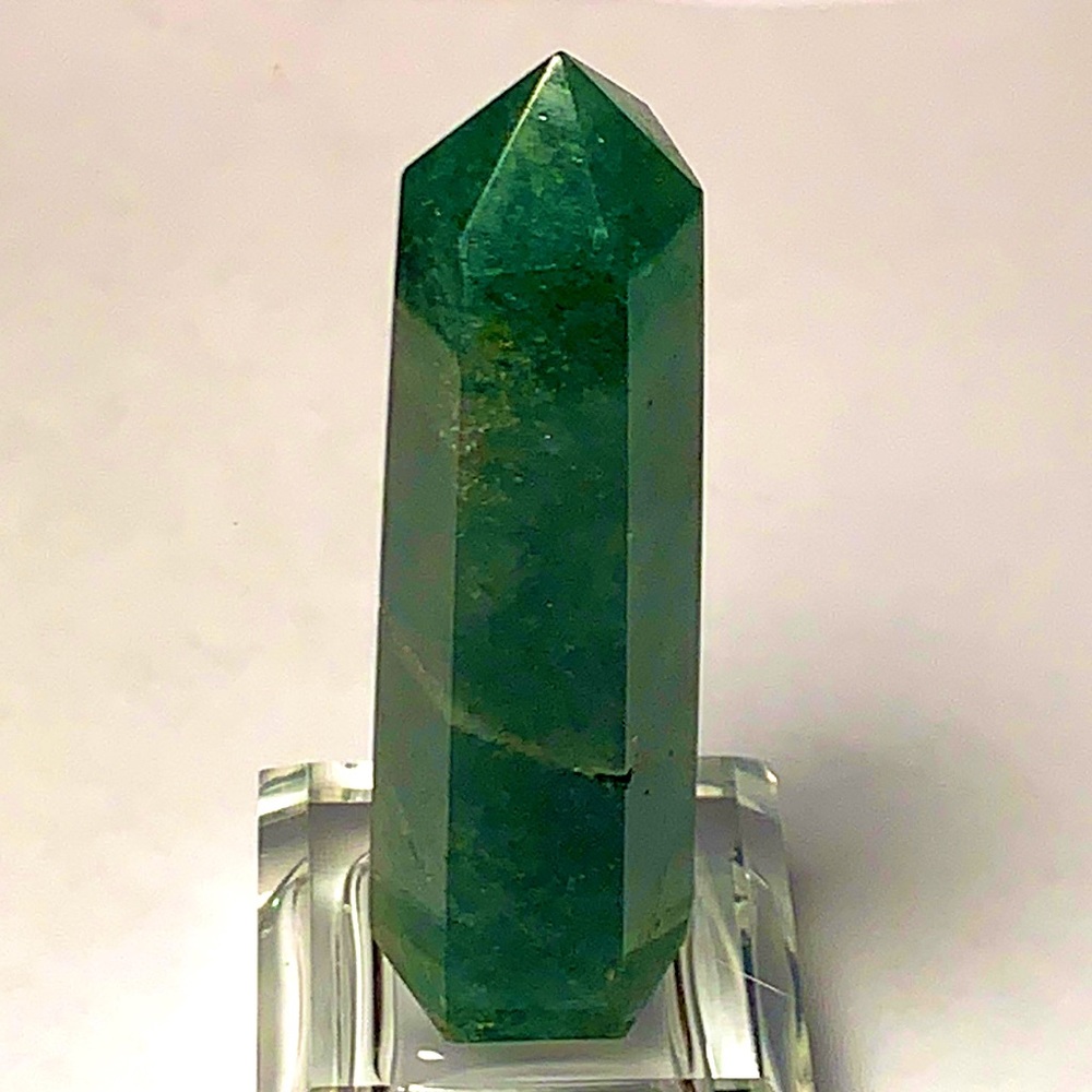 GREEN STRAWBERRY QUARTZ POINT TOWER